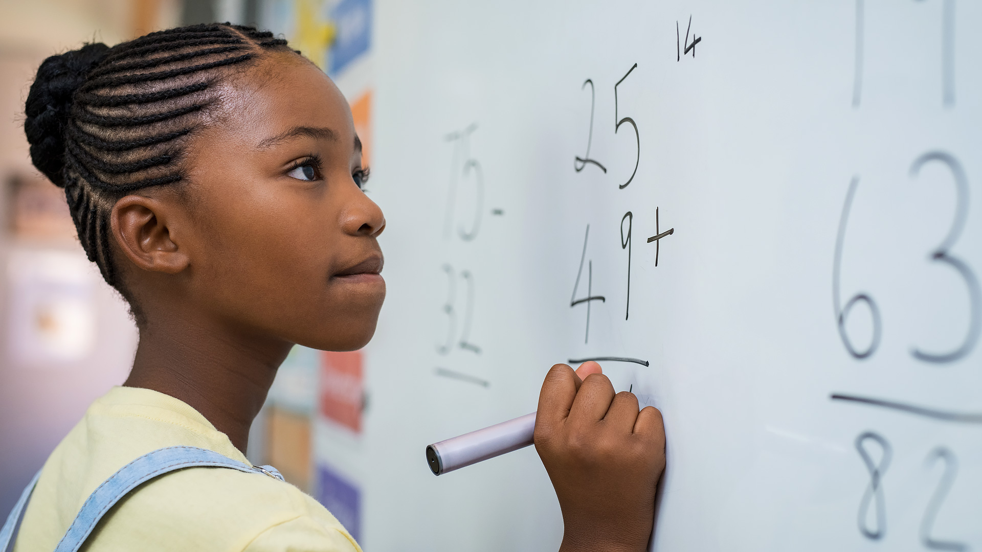 How does the brain learn simple arithmetic? The impact of teaching methods